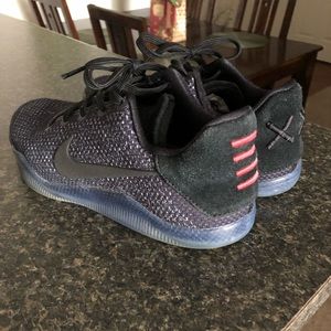 Kobe XI (GS)